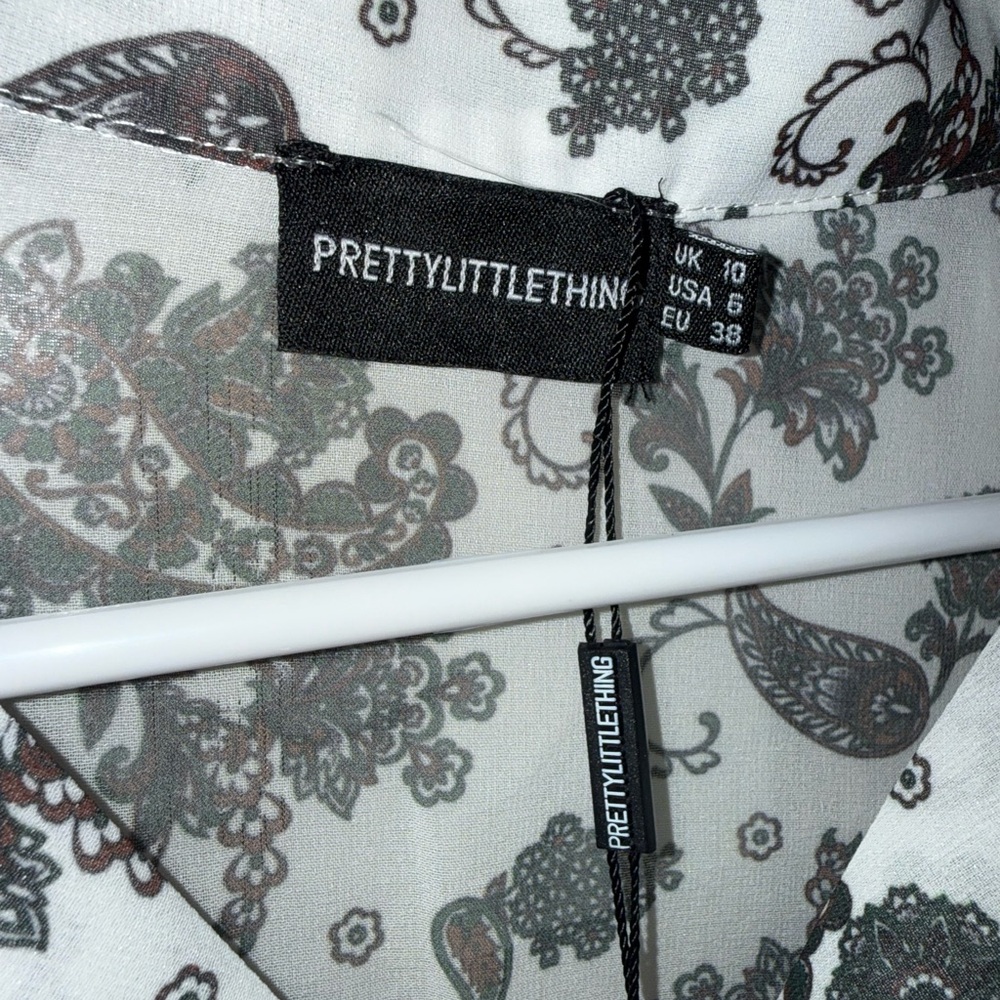 ⭐️ NWT PrettyLittleThing Blouse ⭐️ - Picture 3 of 4